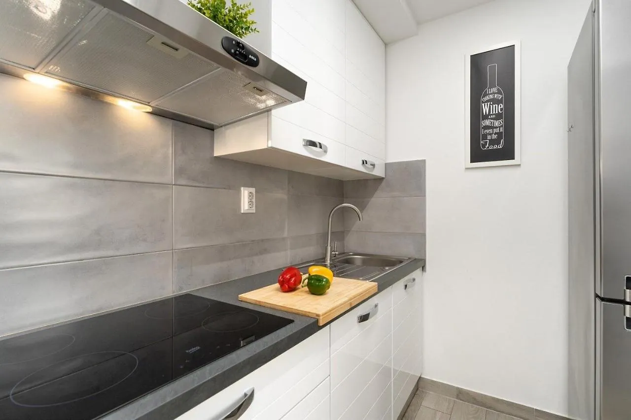 App Dinora Apartman Poreč