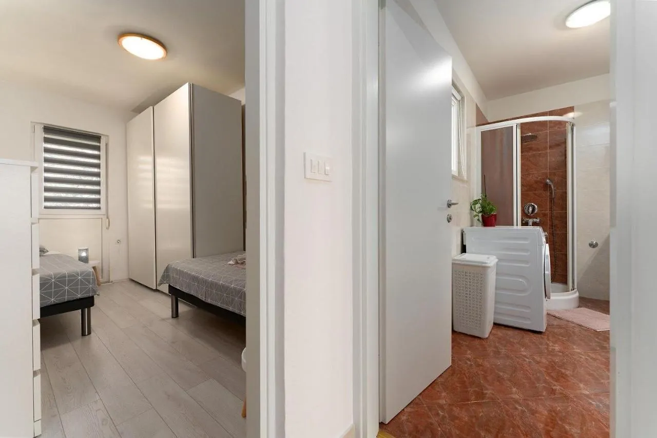 App Dinora Apartman Poreč Horvátország